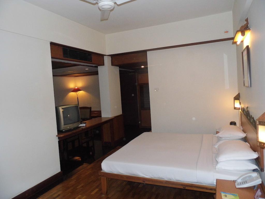 Keys Select By Lemon Tree Hotels, Malabar Gate, Calecute Exterior foto